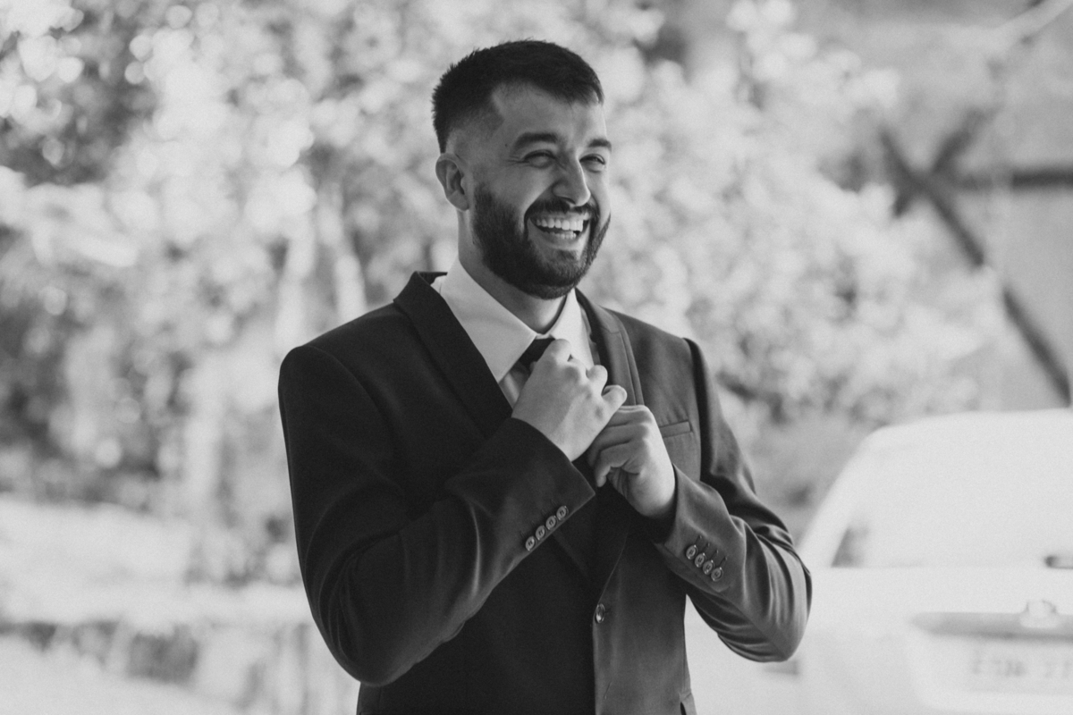 Casamento de dia realizado no Residencial Quatro Barras, região metropolitana de Curitiba. Making-of da noiva e do noivo.