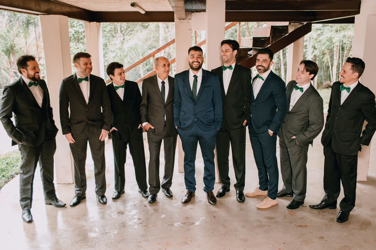 Casamento de dia realizado no Residencial Quatro Barras, região metropolitana de Curitiba. Making-of da noiva e do noivo.