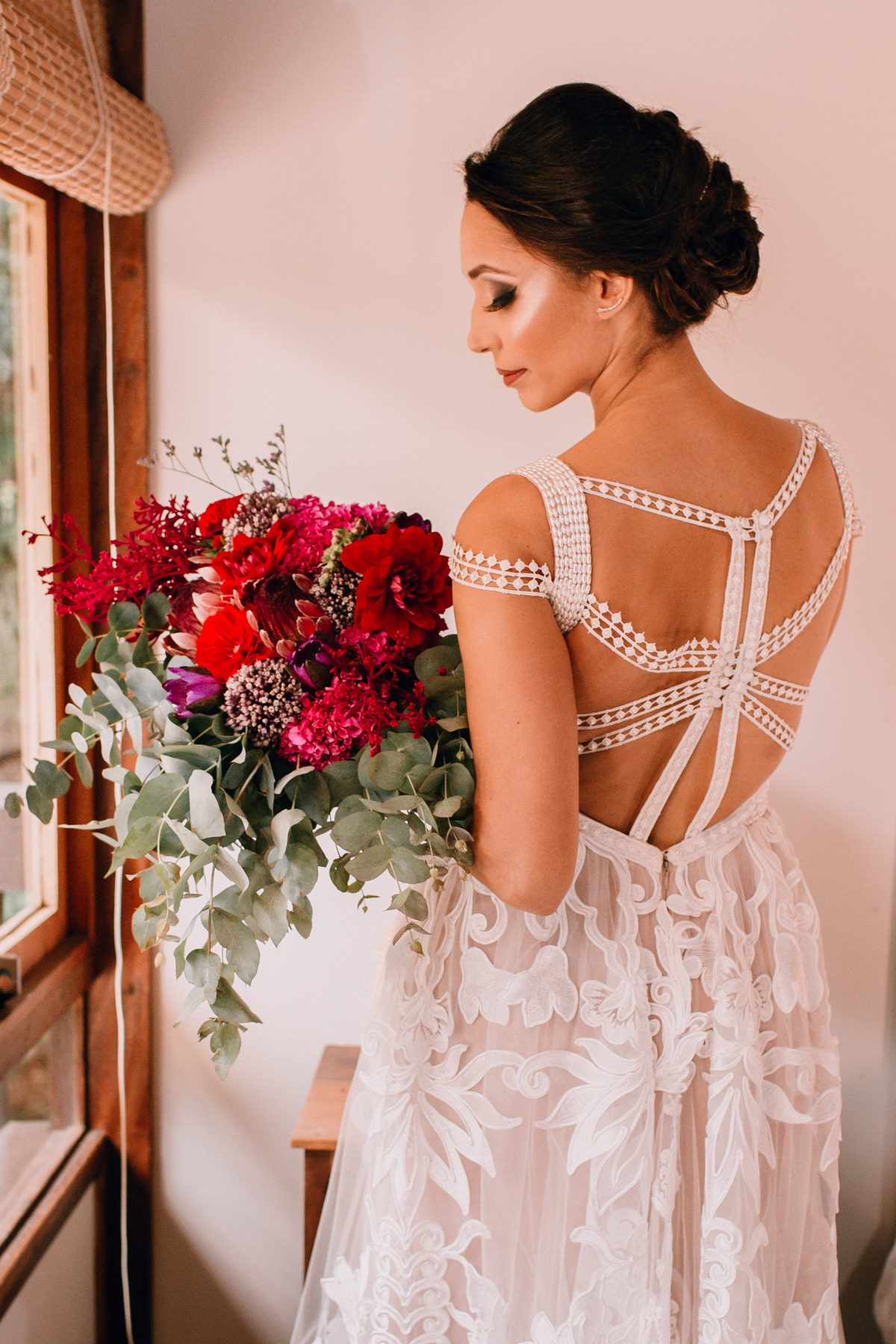 Casamento de dia realizado no Residencial Quatro Barras, região metropolitana de Curitiba. Making-of da noiva e do noivo.