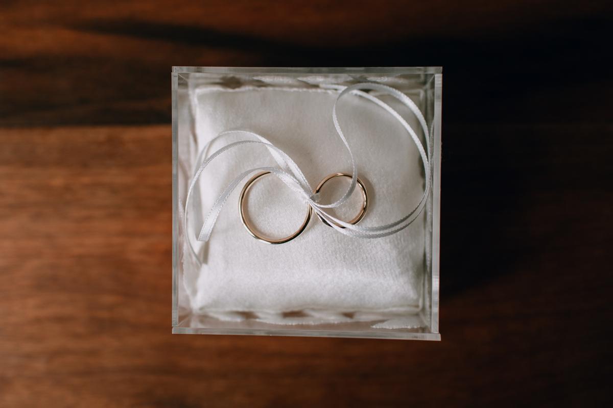 Casamento de dia realizado no Residencial Quatro Barras, região metropolitana de Curitiba. Making-of da noiva e do noivo.