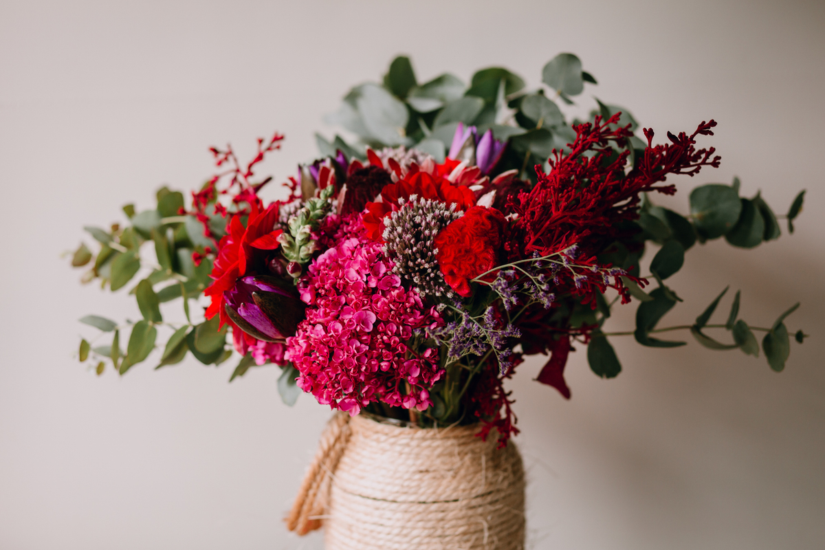 Casamento de dia realizado no Residencial Quatro Barras, região metropolitana de Curitiba. Making-of da noiva e do noivo.
