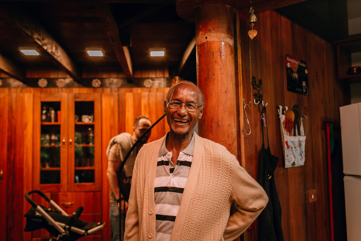 Casamento de dia realizado no Residencial Quatro Barras, região metropolitana de Curitiba. Making-of da noiva e do noivo.