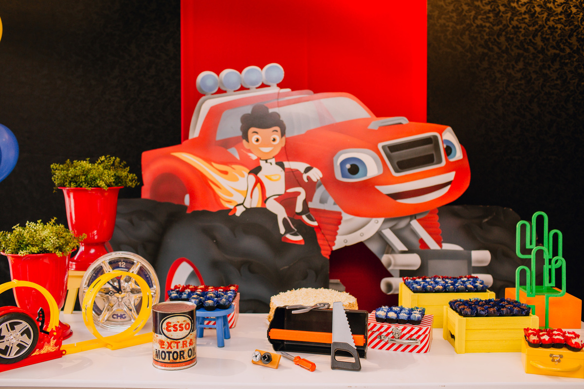 Festa de aniversário infantil em Curitiba, festa de 02 anos, fotografia de aniversário infantil, mesa de doces