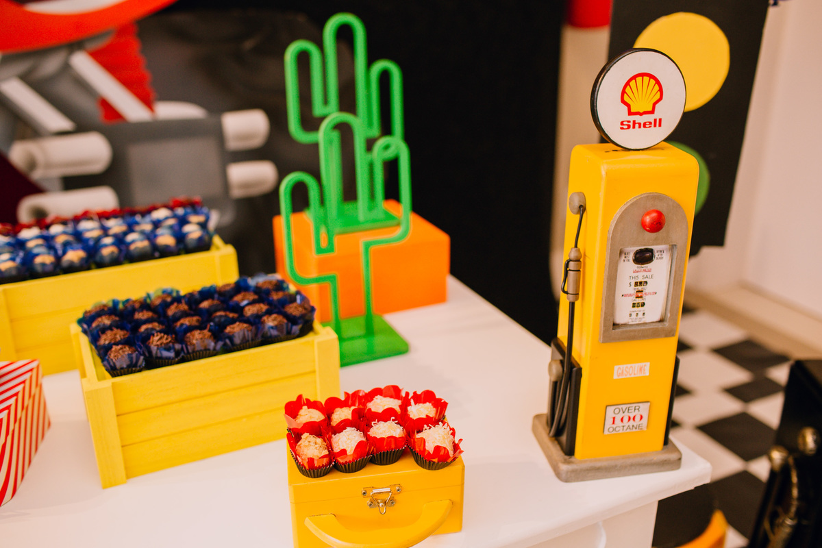 Festa de aniversário infantil em Curitiba, festa de 02 anos, fotografia de aniversário infantil, mesa de doces