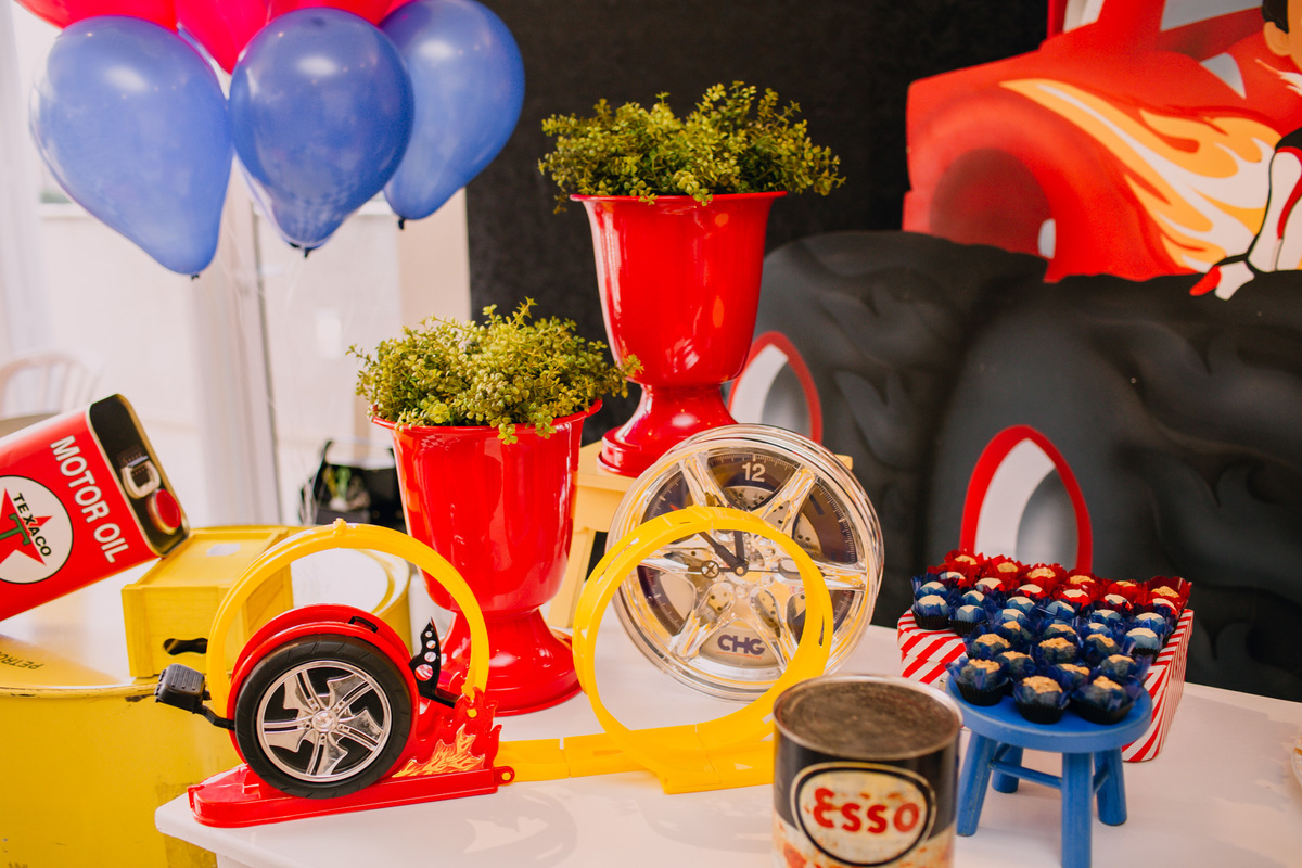 Festa de aniversário infantil em Curitiba, festa de 02 anos, fotografia de aniversário infantil, mesa de doces