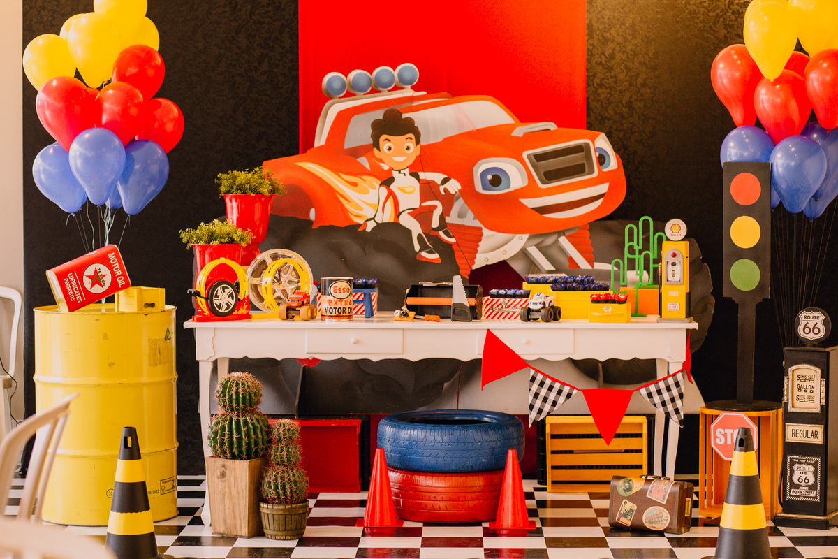 Festa de aniversário infantil em Curitiba, festa de 02 anos, fotografia de aniversário infantil, mesa de doces