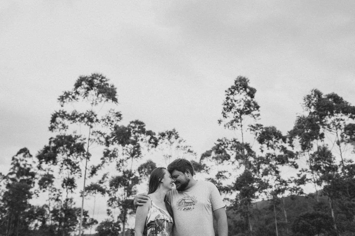 ensaio de casal em Pomerode, Santa Catarina no Vale Europeu. Paisagem dos vales em Pomerode.