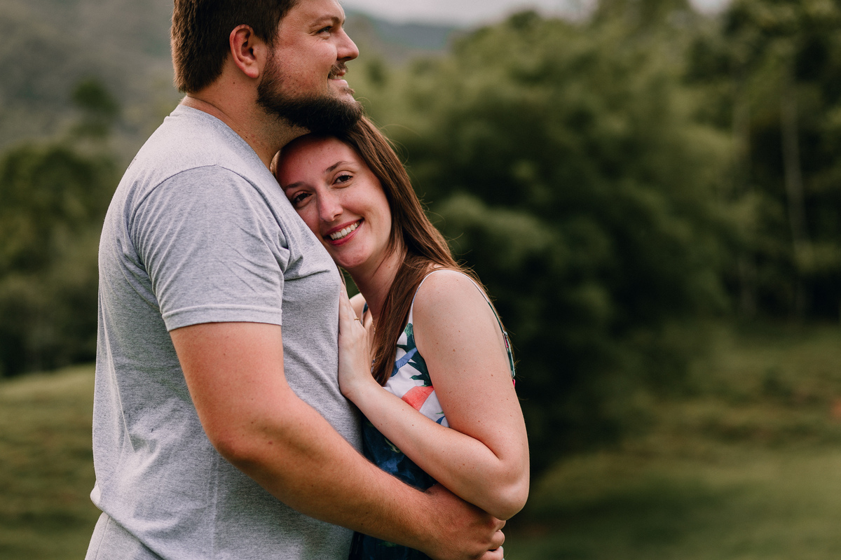 ensaio de casal em Pomerode, Santa Catarina no Vale Europeu. Paisagem dos vales em Pomerode.