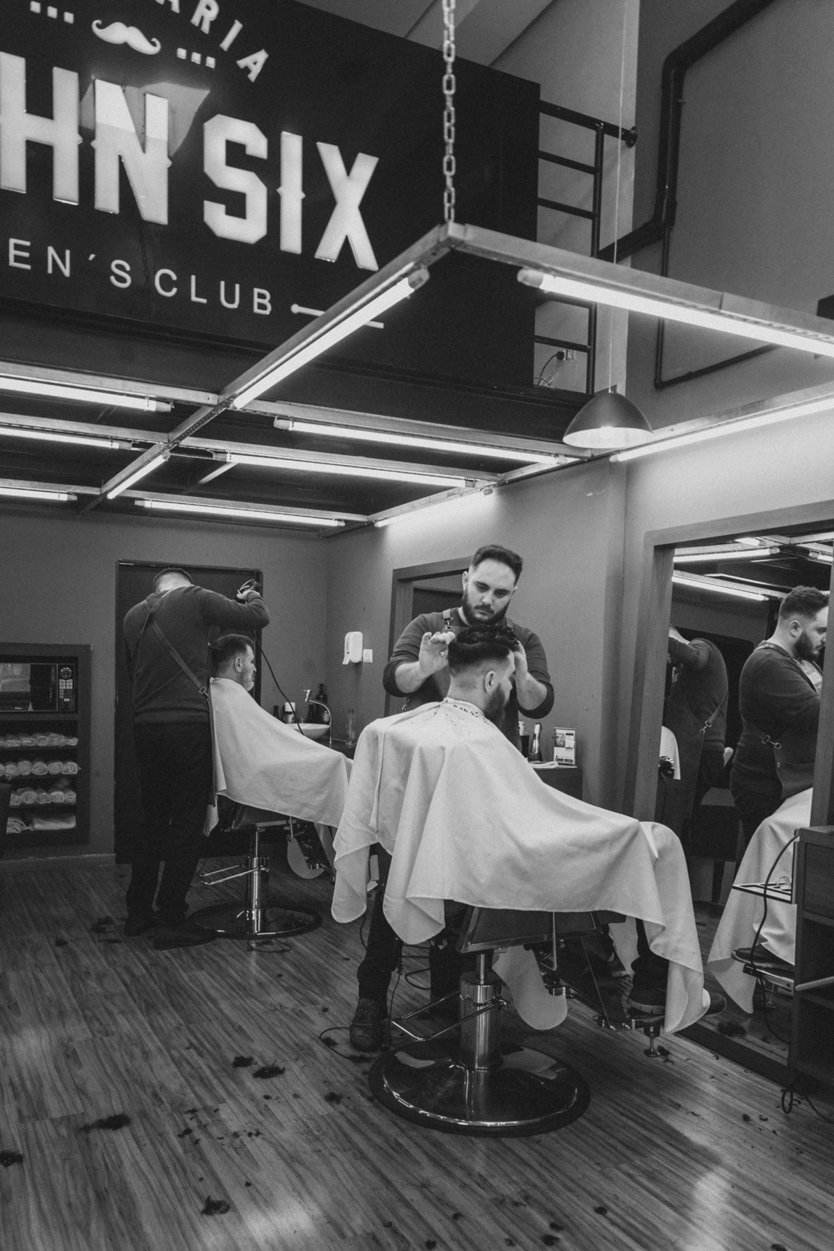 Making-of na barbearia do Gustavo e do pai John Six Barbearia