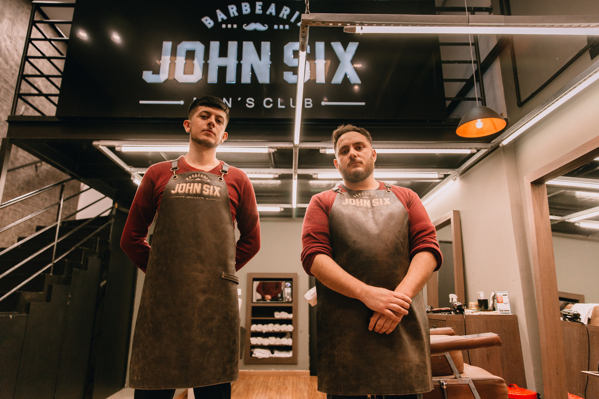Making-of na barbearia do Gustavo e do pai John Six Barbearia