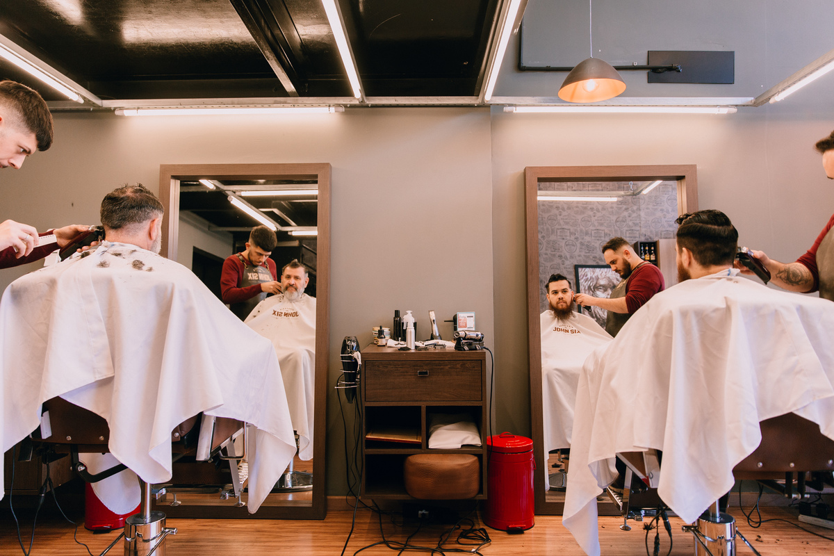 Making-of na barbearia do Gustavo e do pai John Six Barbearia
