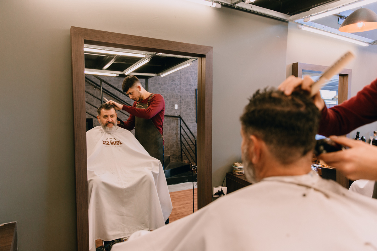 Making-of na barbearia do Gustavo e do pai John Six Barbearia