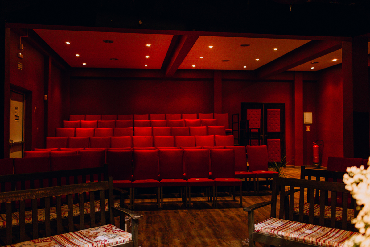 Decoração do Casamento da Ingrid e do Gustavo no teatro Espaço Fantástico das Artes em Curitiba