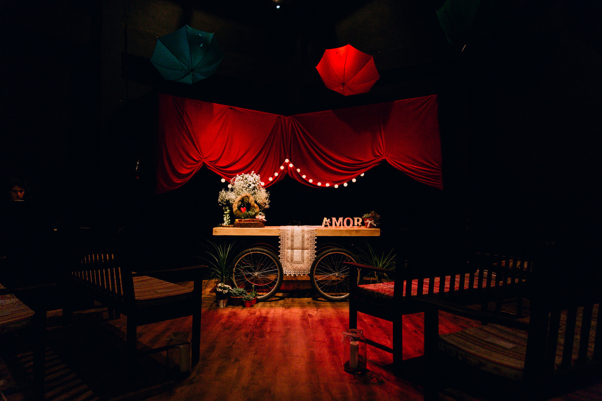 Decoração do Casamento da Ingrid e do Gustavo no teatro Espaço Fantástico das Artes em Curitiba