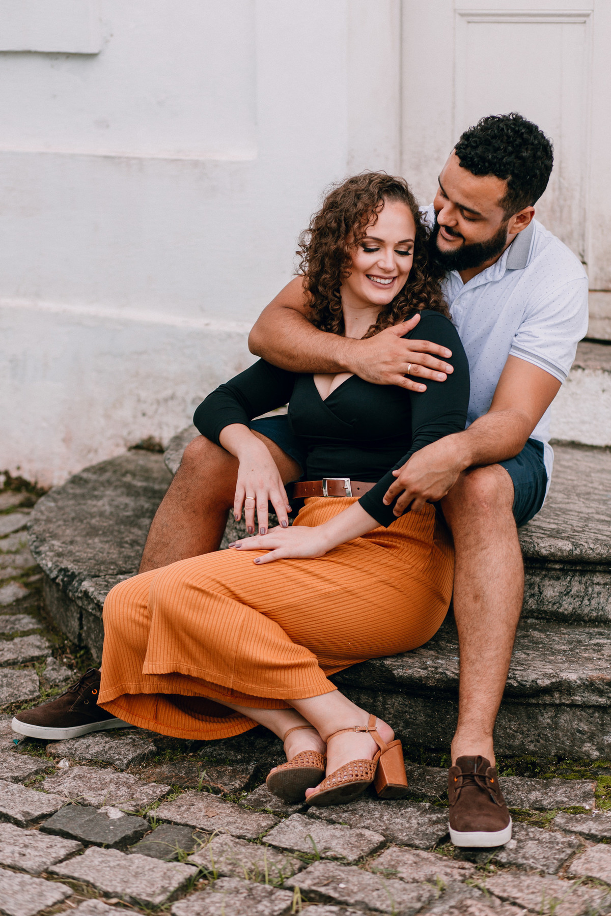Ensaio de Casal Pré Wedding feito em Morretes cidade histórica perto de Curitiba. Ensaio externo colorido de casal