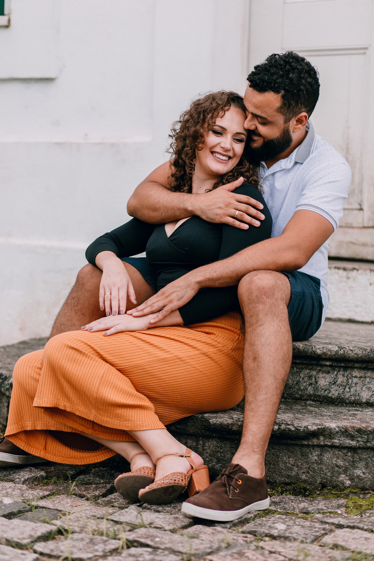 Ensaio de Casal Pré Wedding feito em Morretes cidade histórica perto de Curitiba. Ensaio externo colorido de casal