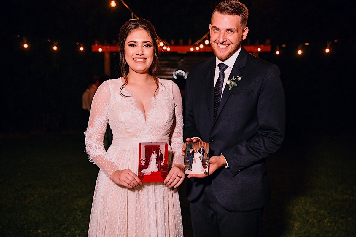 Cerimônia de Casamento na Chácara das Paineiras em Curitiba. Casamento ao ar livre, de dia, casamento com árvores, raquel e Tiago vestido Artha Atelier