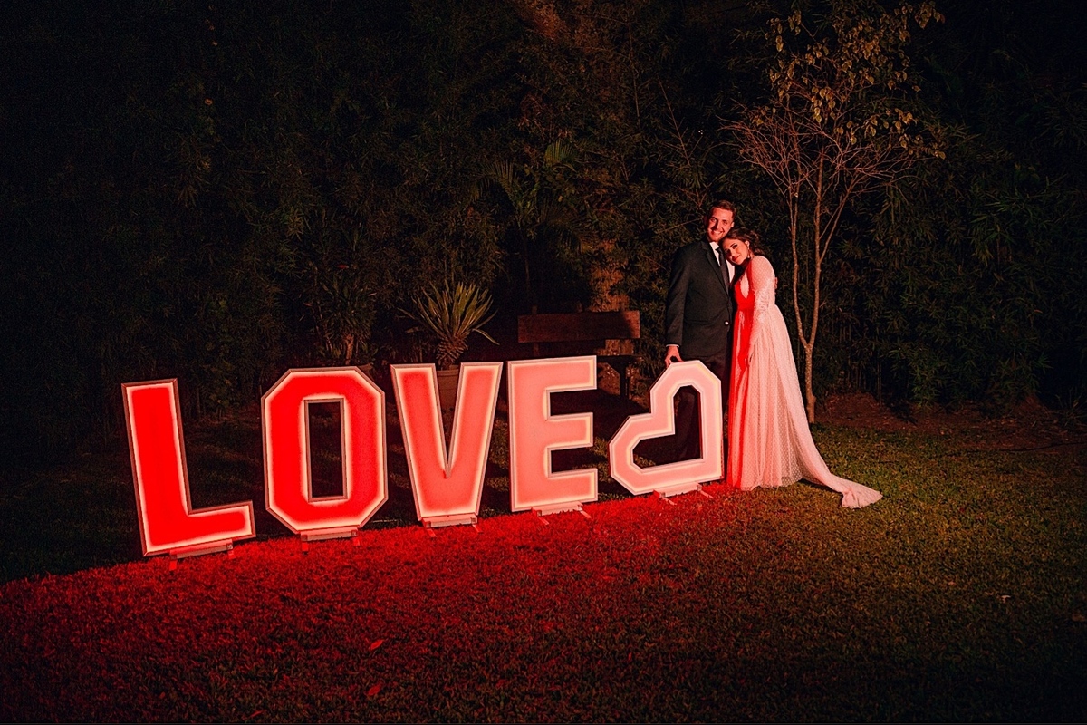 Cerimônia de Casamento na Chácara das Paineiras em Curitiba. Casamento ao ar livre, de dia, casamento com árvores, raquel e Tiago vestido Artha Atelier