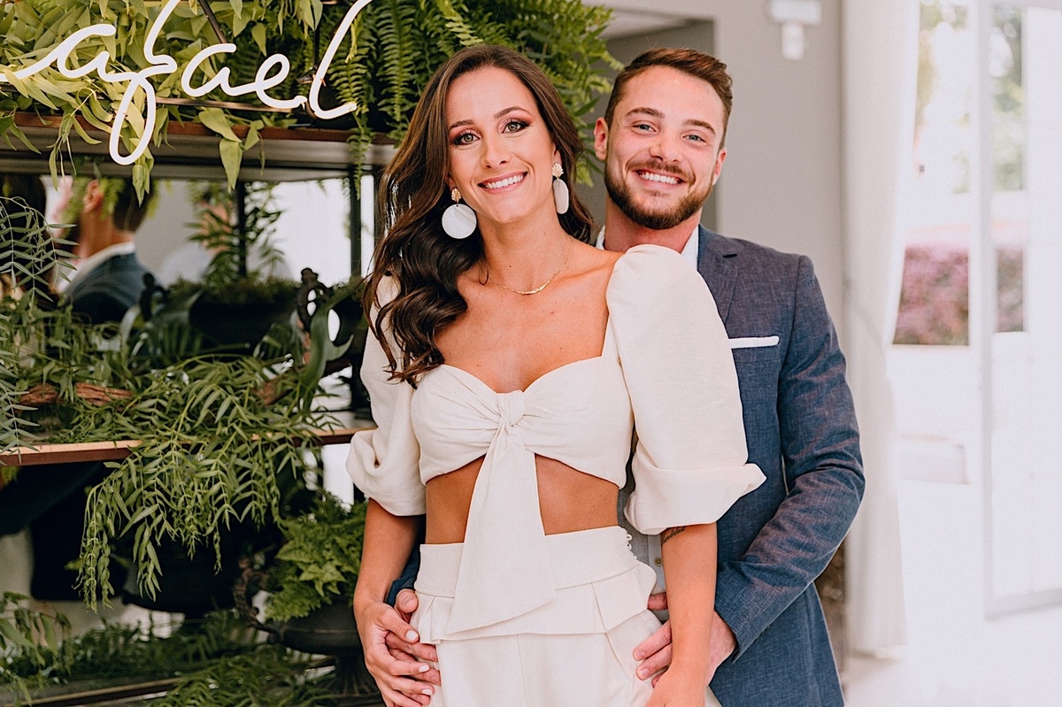 Festa de noivado nos mercês em Curitiba. Festa de noivado. Decoração temática de laranjas e limões para noivado. Cachorro participa da festa de noivado.