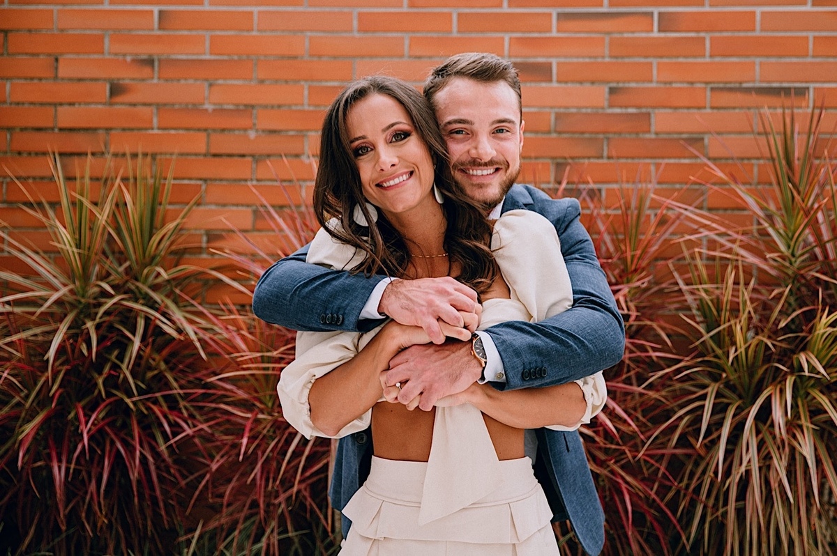 Festa de noivado nos mercês em Curitiba. Festa de noivado. Decoração temática de laranjas e limões para noivado. Cachorro participa da festa de noivado.