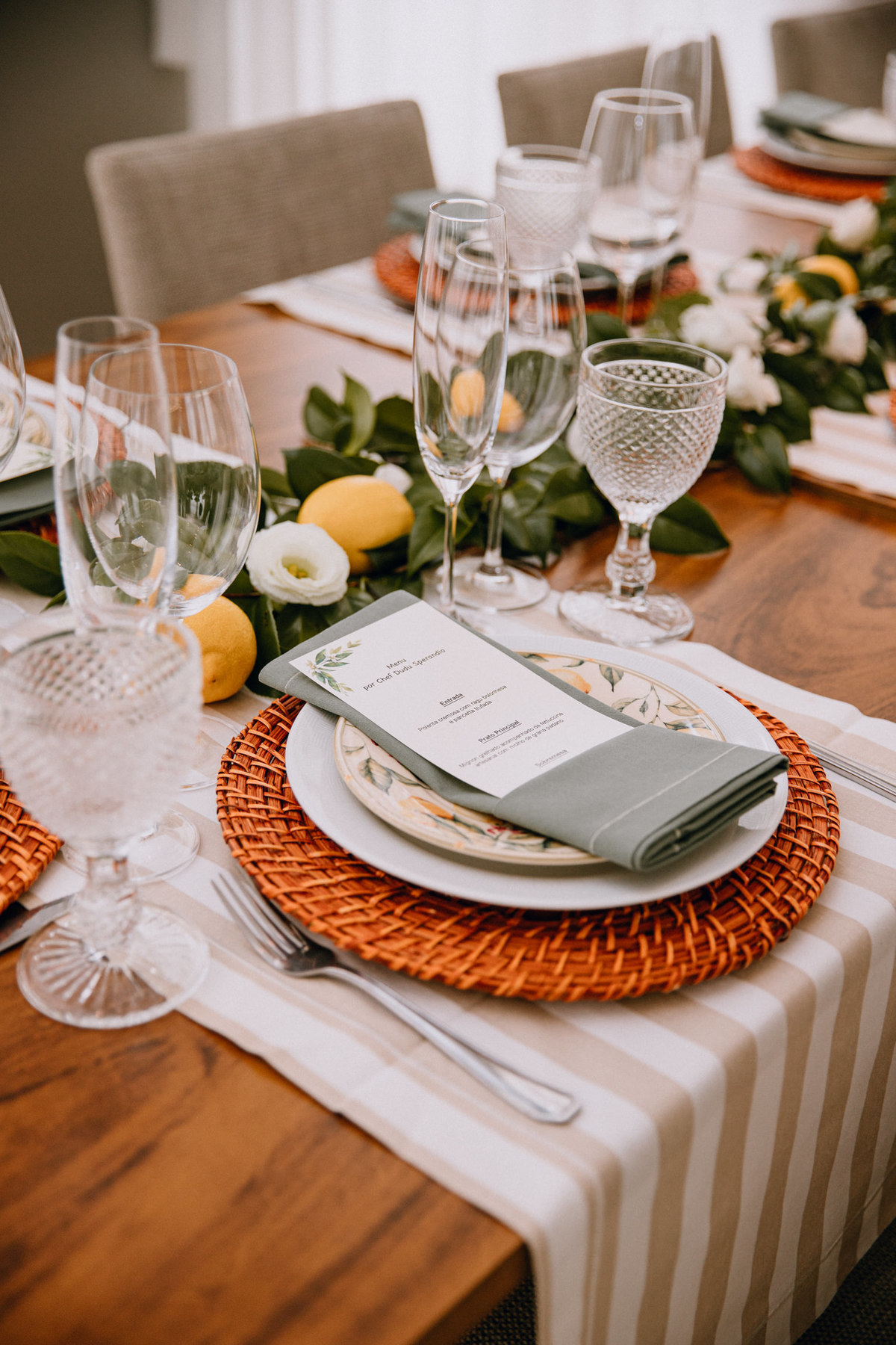 Decoração de festa de noivado nos mercês em Curitiba. Festa de noivado. Decoração temática de laranjas e limões para noivado