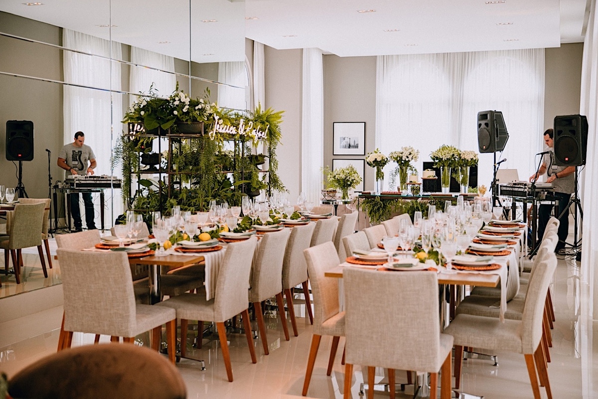 Decoração de festa de noivado nos mercês em Curitiba. Festa de noivado. Decoração temática de laranjas e limões para noivado