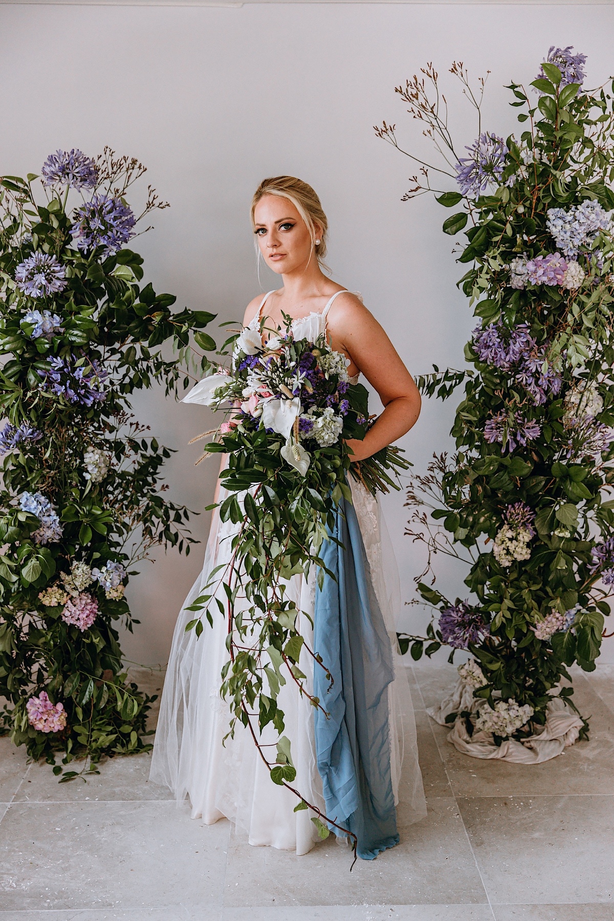 Amaranthus decoração em Curitiba, peças decorativas da Haus In Decor. Editorial de casamento intimista estilo industrial, buquê cascata, inspiração de casamento, mini wedding em curitiba, casamento intimista