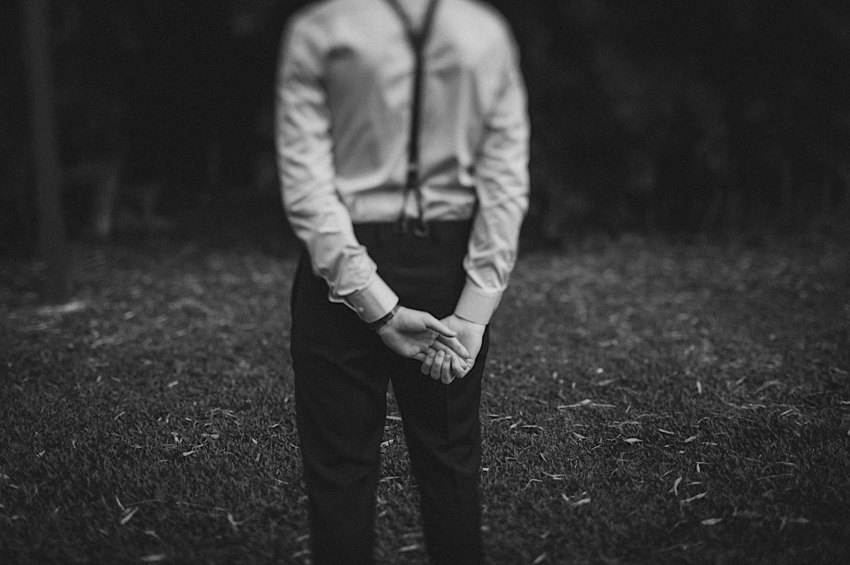 Casamento Mini Wedding na Chácara das Paineiras em Curitiba Casamento Mari e Lucas intimista linda luz vestido da noiva Madah Ateliê, first look dos noivos na chácara paineiras