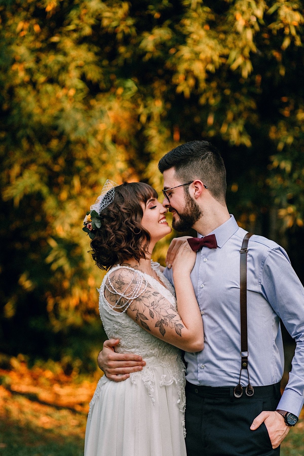 Casamento Mini Wedding na Chácara das Paineiras em Curitiba Casamento Mari e Lucas intimista linda luz vestido da noiva Madah Ateliê, first look dos noivos na chácara paineiras