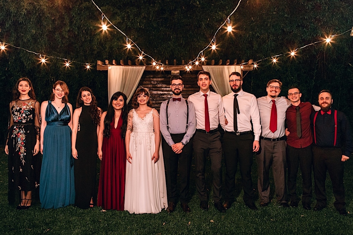 Casamento Mini Wedding na Chácara das Paineiras em Curitiba Casamento Mari e Lucas intimista linda luz vestido da noiva Madah Ateliê, padrinhos