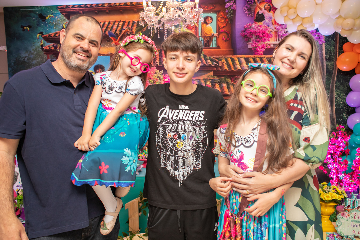 tema encanto disney, festa de irmãs, casa de festas floripa, fotografia infantil floripa, fotógrafa em florianópolis