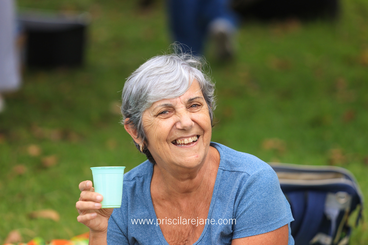 idosa sorrindo, idosa sorridente, 