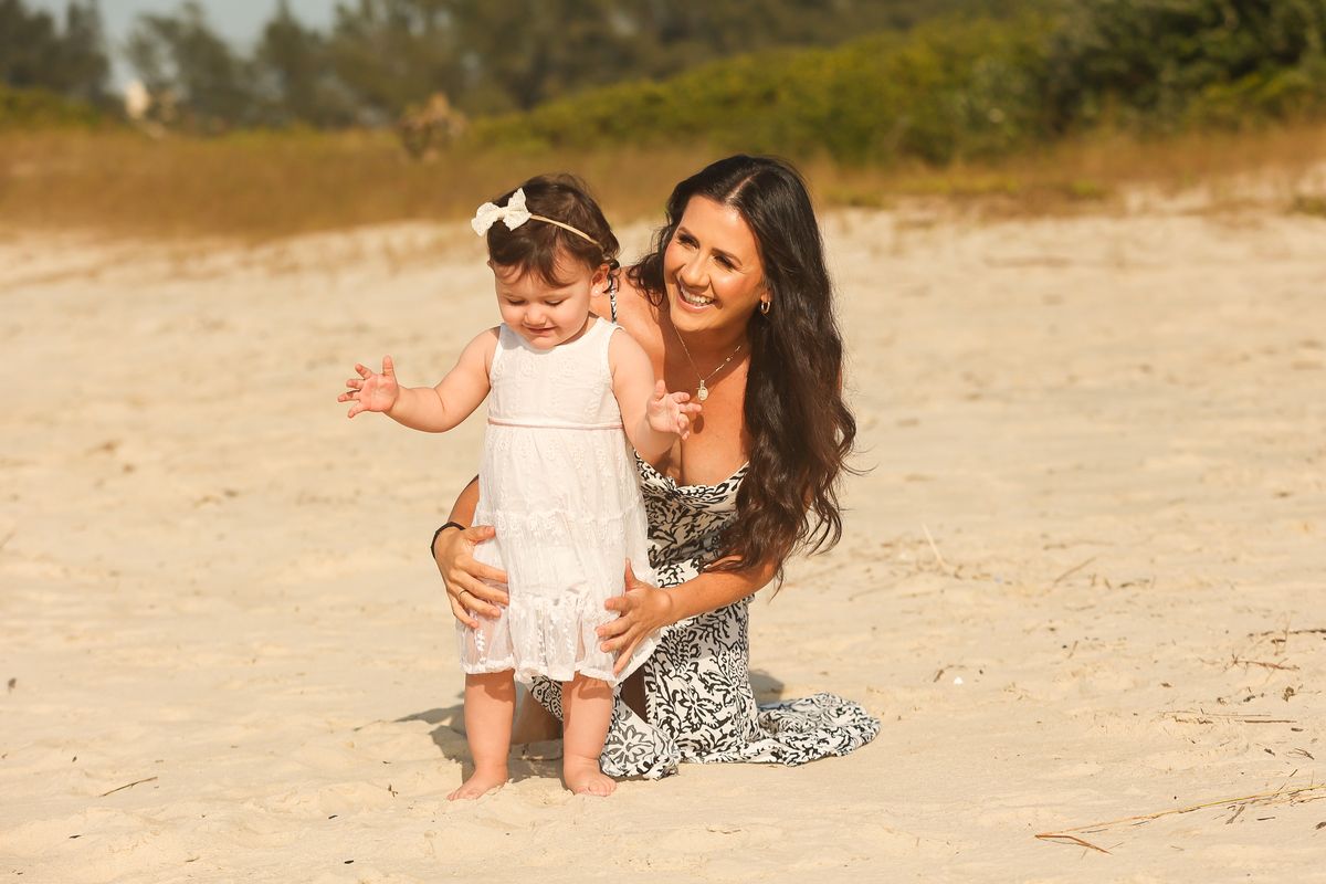 mae e filha na praia , fotografa floripa