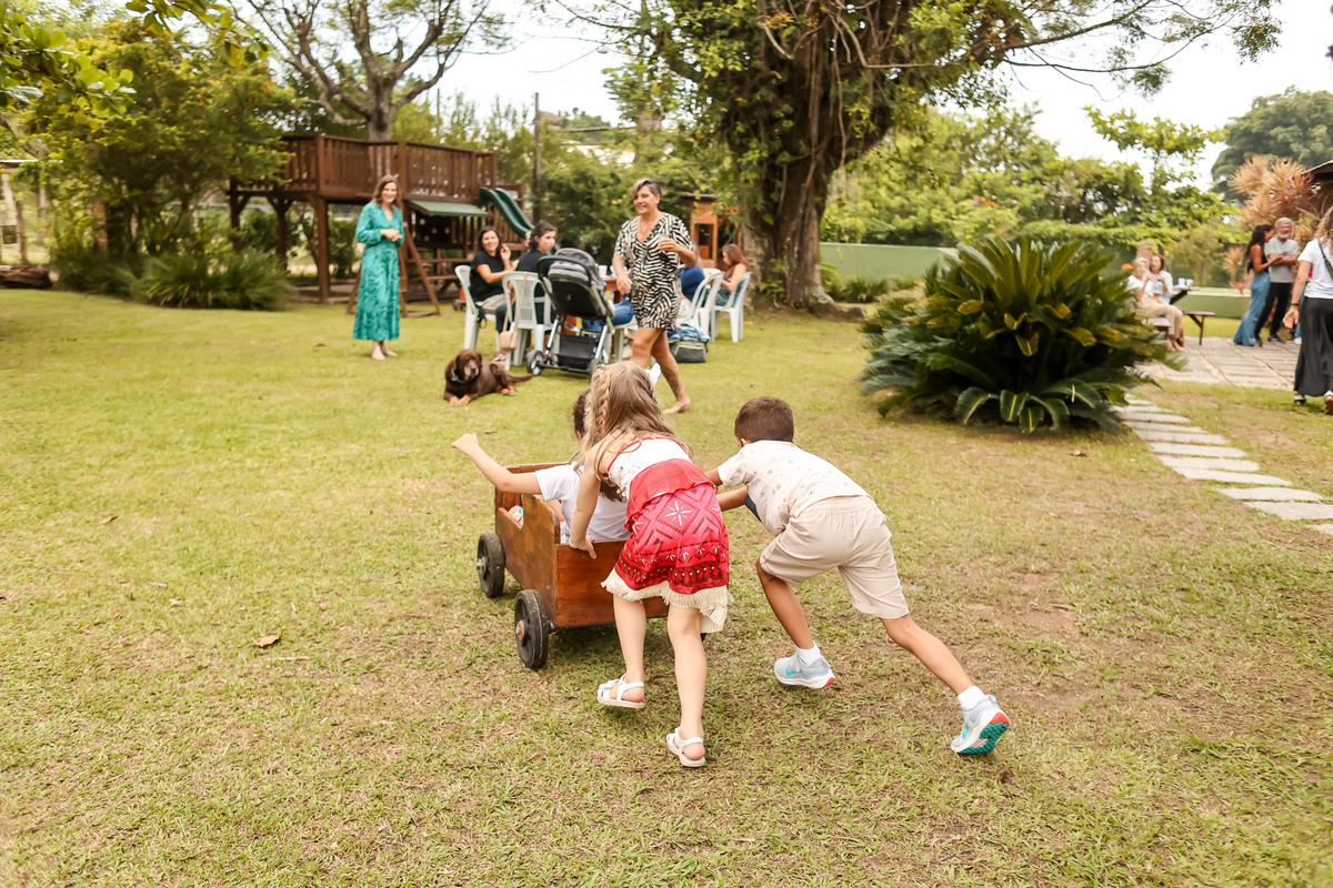 brincadeira no sitio , jardim do rancho ratones