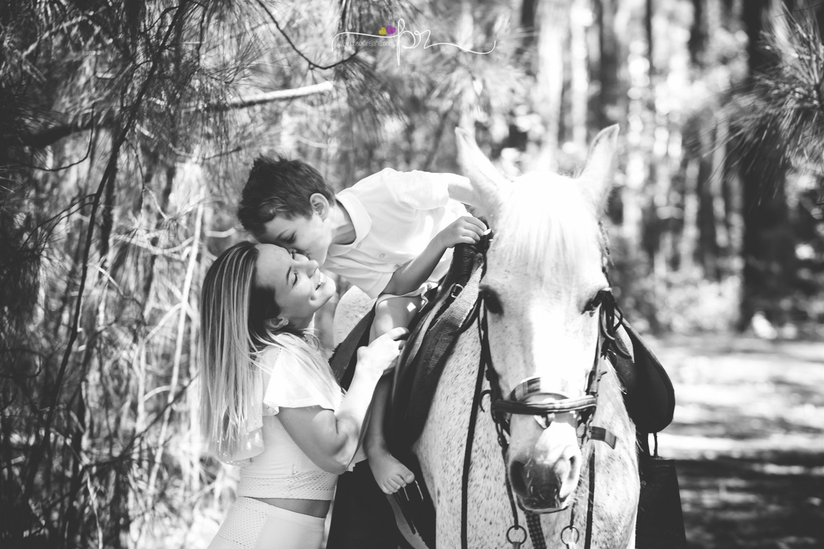 filho beijando a mae