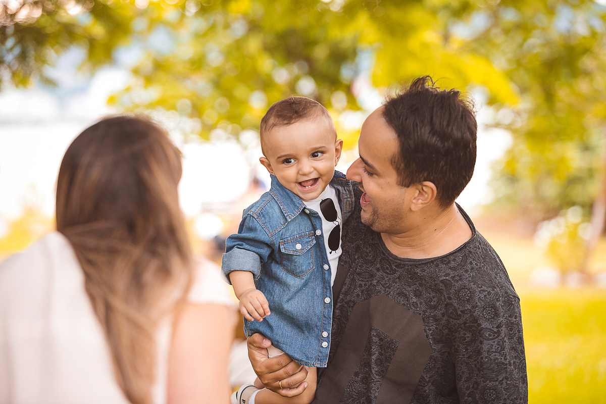 retrato de familia, fotos no parque de coqueiros, fotografa em florianopolis, fotografa no sul da ilha, sessão de fotos no parque de coqueiros