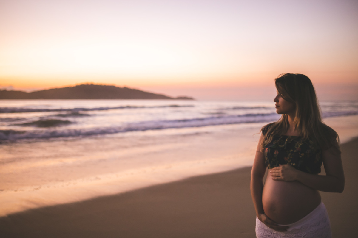 nascer do sol no campeche, fotografa sul da ilha, fotos de gestante na praia, priscila rejane, fotografa em floripa, fotos de gravida na praia do campeche, 