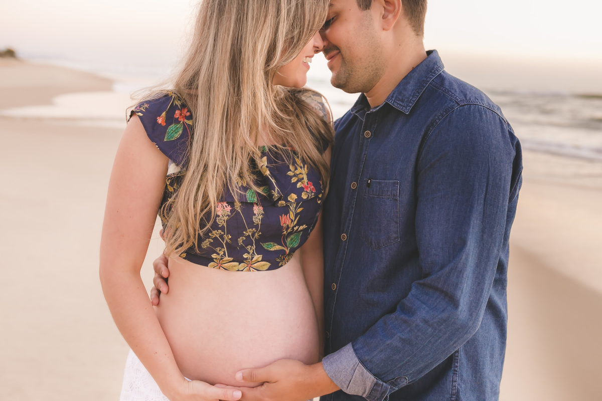 nascer do sol no campeche, fotografa sul da ilha, fotos de gestante na praia, priscila rejane, fotografa em floripa, fotos de gravida na praia do campeche, 