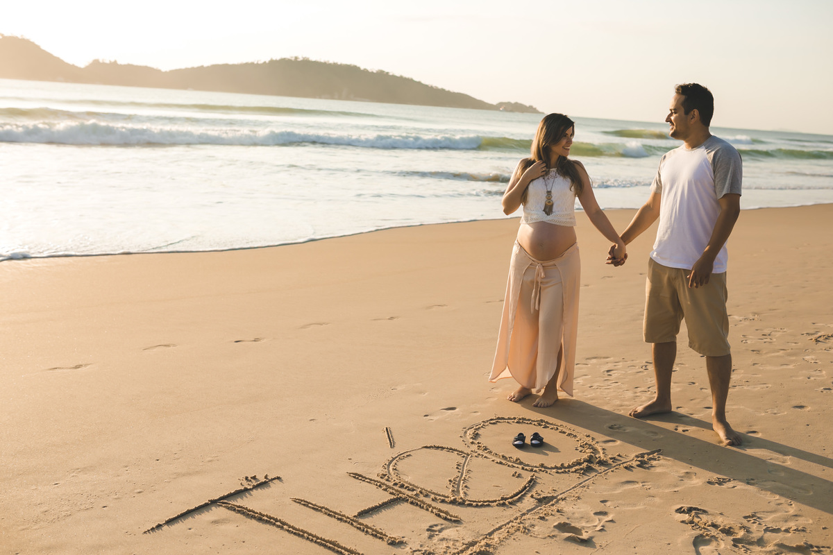 nascer do sol no campeche, fotografa sul da ilha, fotos de gestante na praia, priscila rejane, fotografa em floripa, fotos de gravida na praia do campeche, 