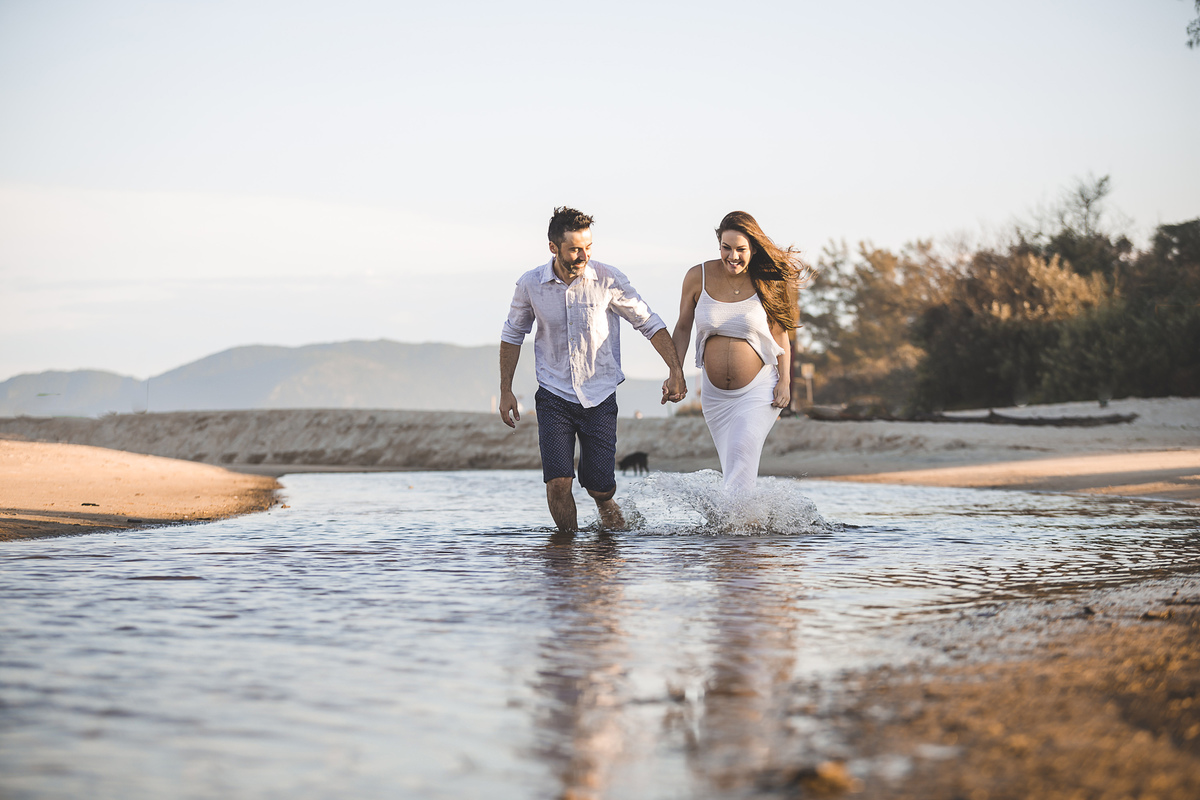 gestante correndo na agua floripa