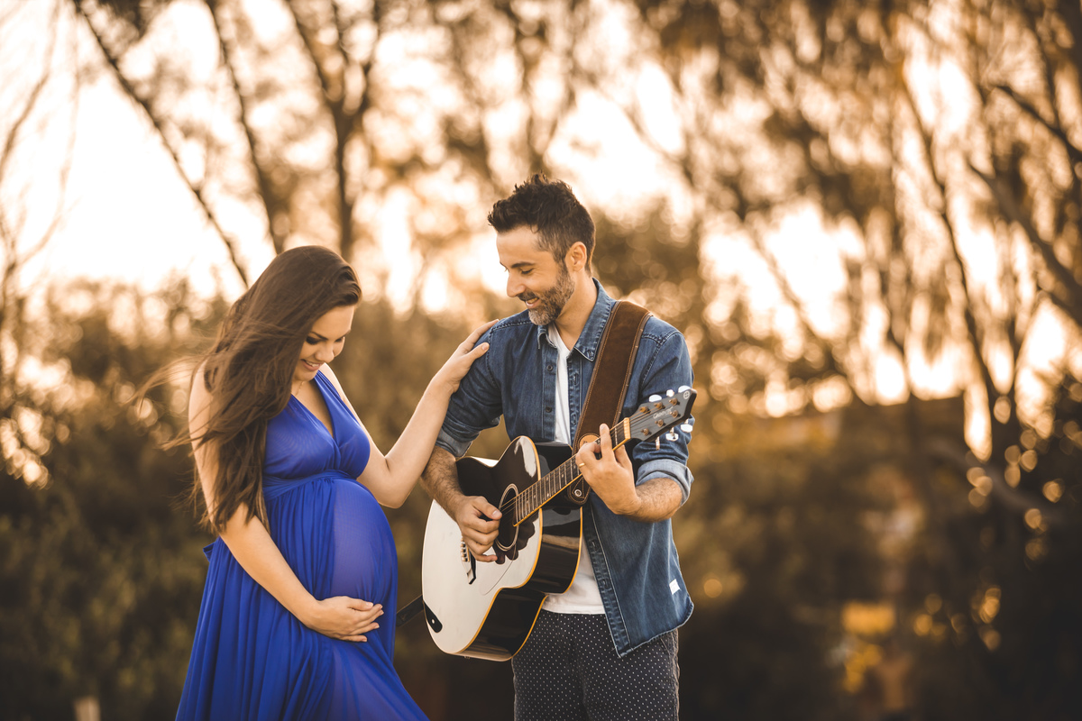 gestante na praia do campeche, ensaio de gravida, figurino para gestante, fotografa priscila rejane