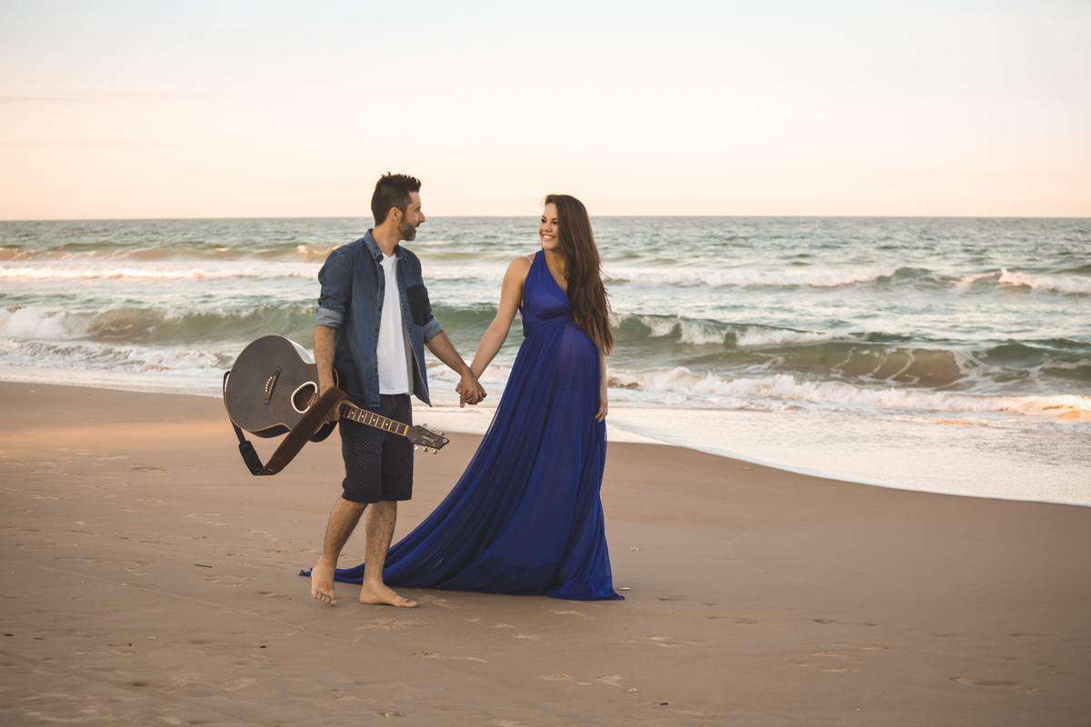 gestante na praia do campeche, ensaio de gravida, figurino para gestante, fotografa priscila rejane