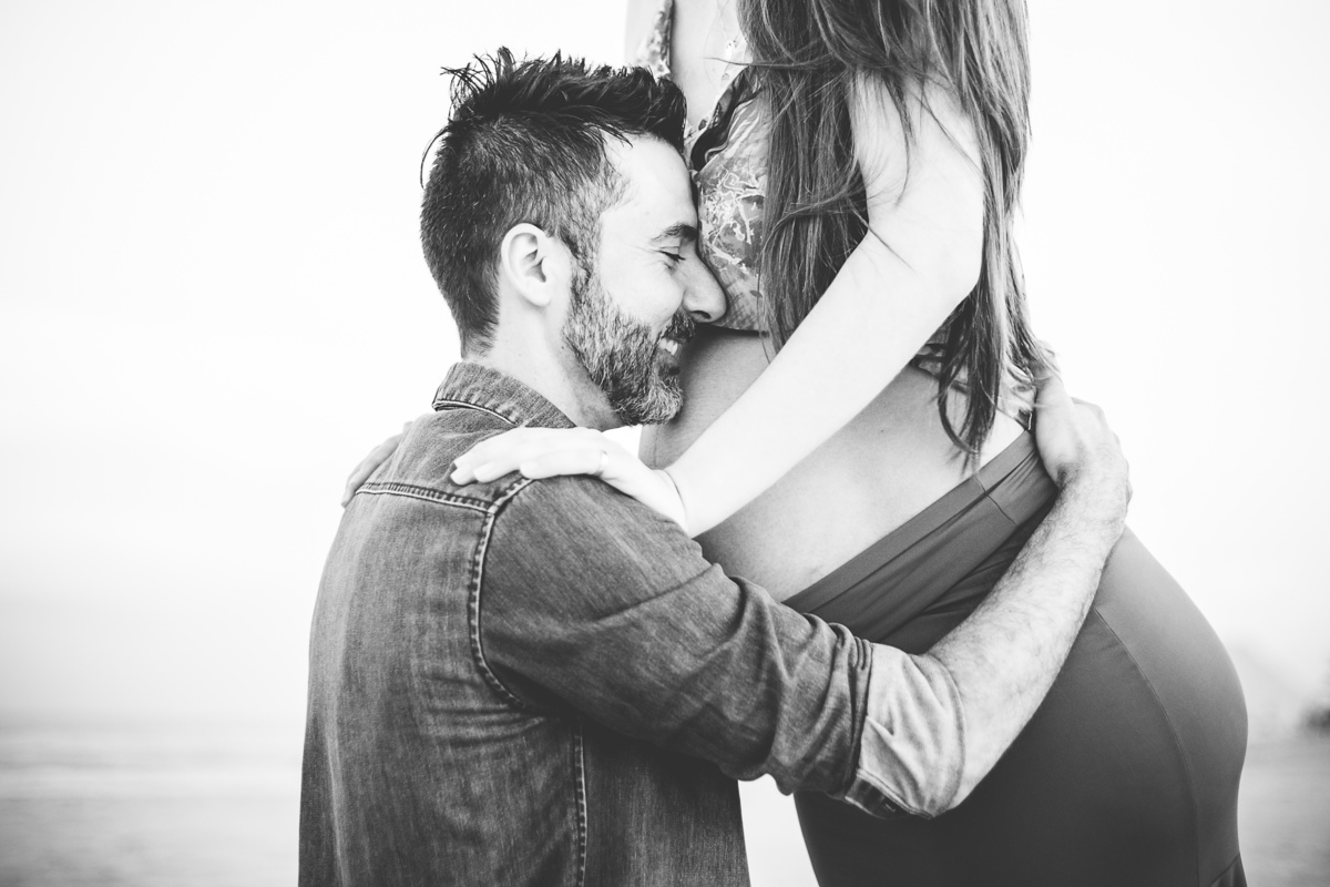 gestante na praia do campeche, ensaio de gravida, figurino para gestante, fotografa priscila rejane