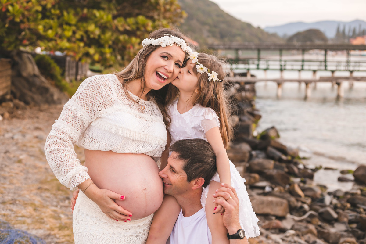 ensaio de gestante na praia da armação, floripa, fotografia infantil, 