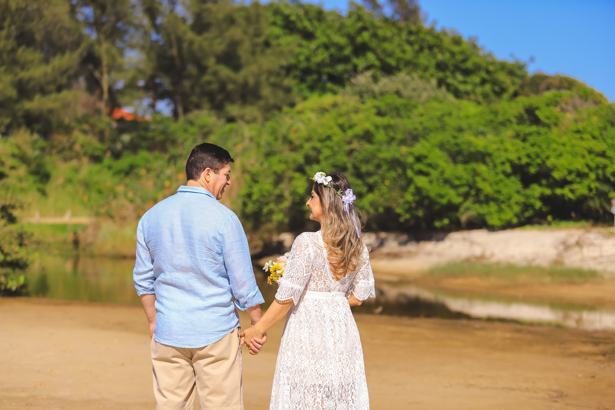 Ensaio de casal na praia do campeche, floripa, florianopolis, pre weeding, casamento, noivos em floripa, fotografa de casais, fotografa priscila rejane