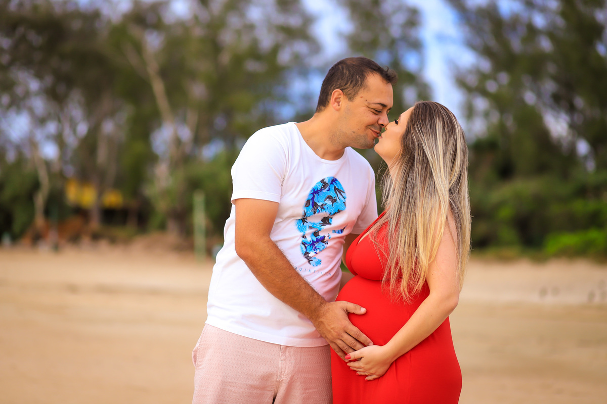 Gestante na praia do campeche, floripa