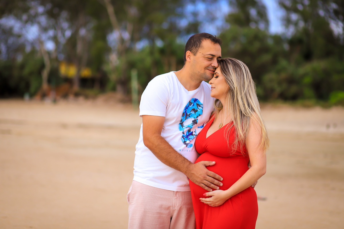 Gestante na praia do campeche, floripa