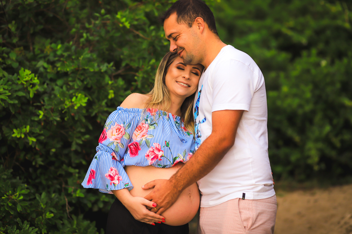 Gestante na praia do campeche, floripa