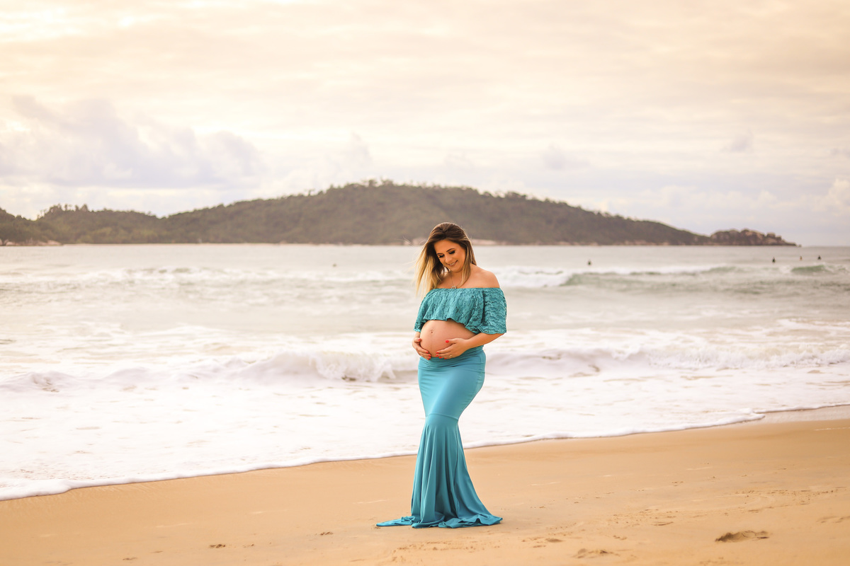 Gestante na praia do campeche, floripa