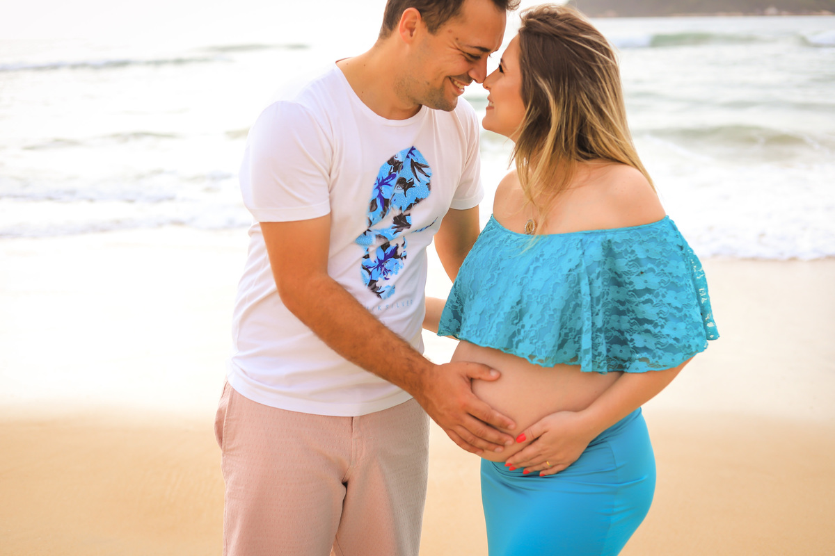 Gestante na praia do campeche, floripa